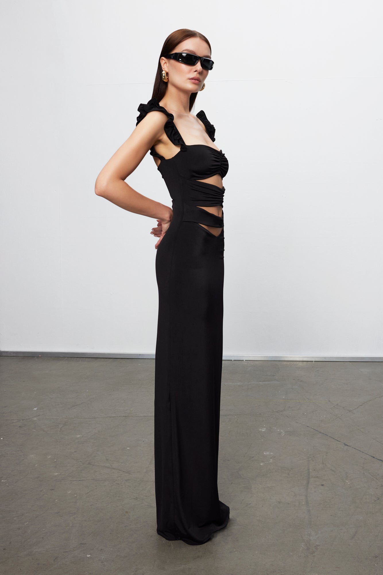 OPHELIA in Black Long Dress Suit